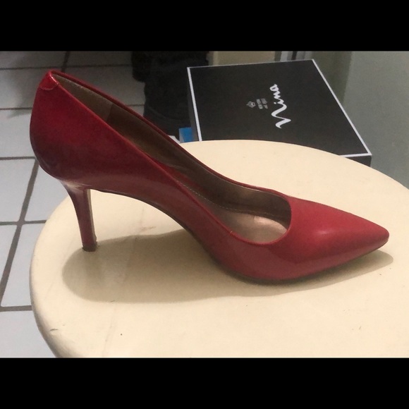 Red stiletto shoes - Picture 2 of 4